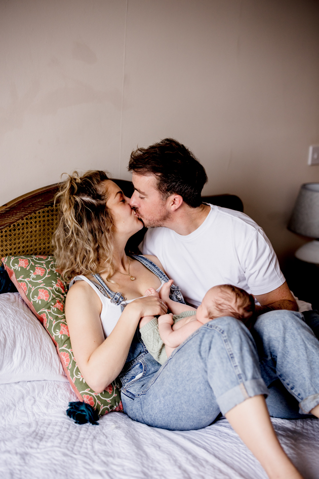 Newborn baby homecoming family newborn photography shoot 