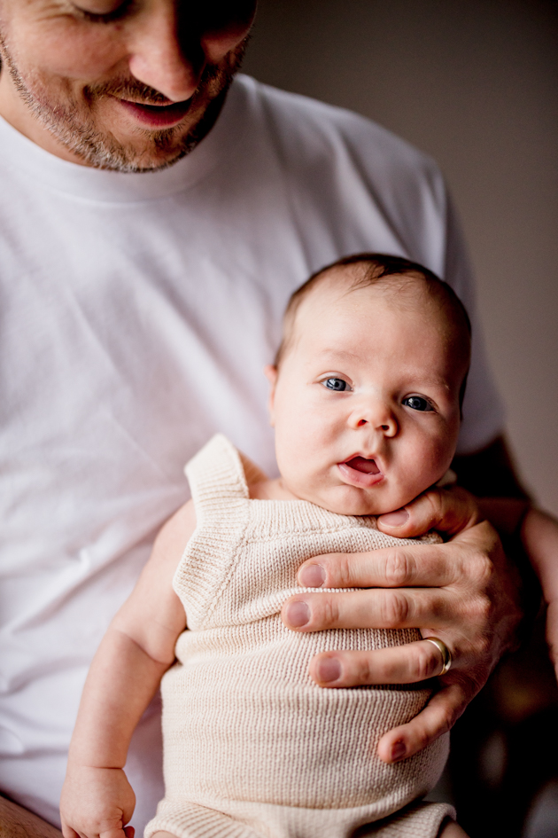 Baby and Dad newborn photography poses 