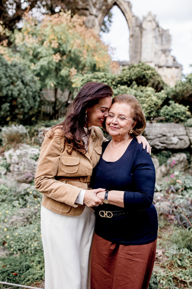 Mum and daughter having family portraits in the museum gardens york