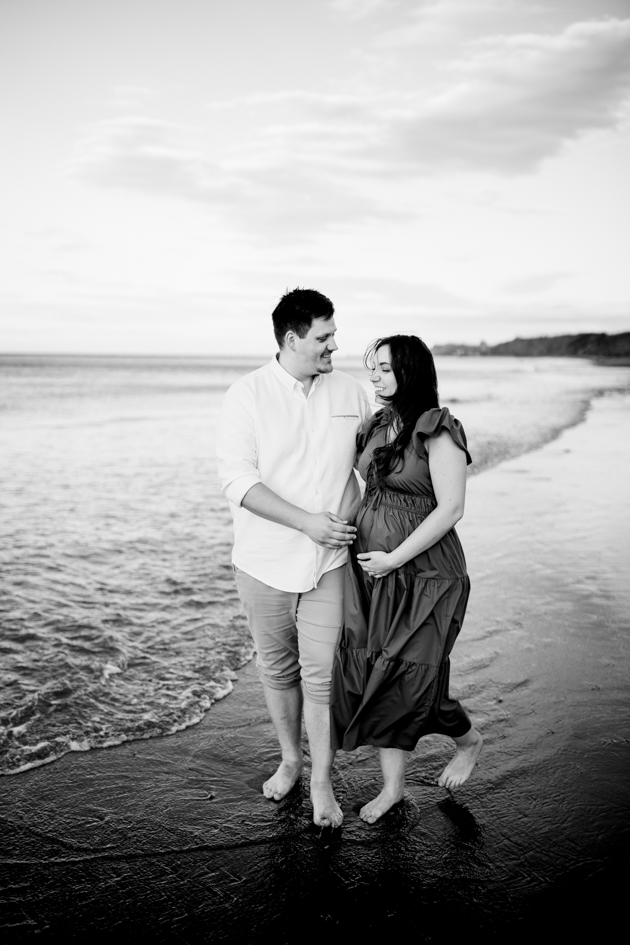 Outdoor maternity photography session near York at sunset