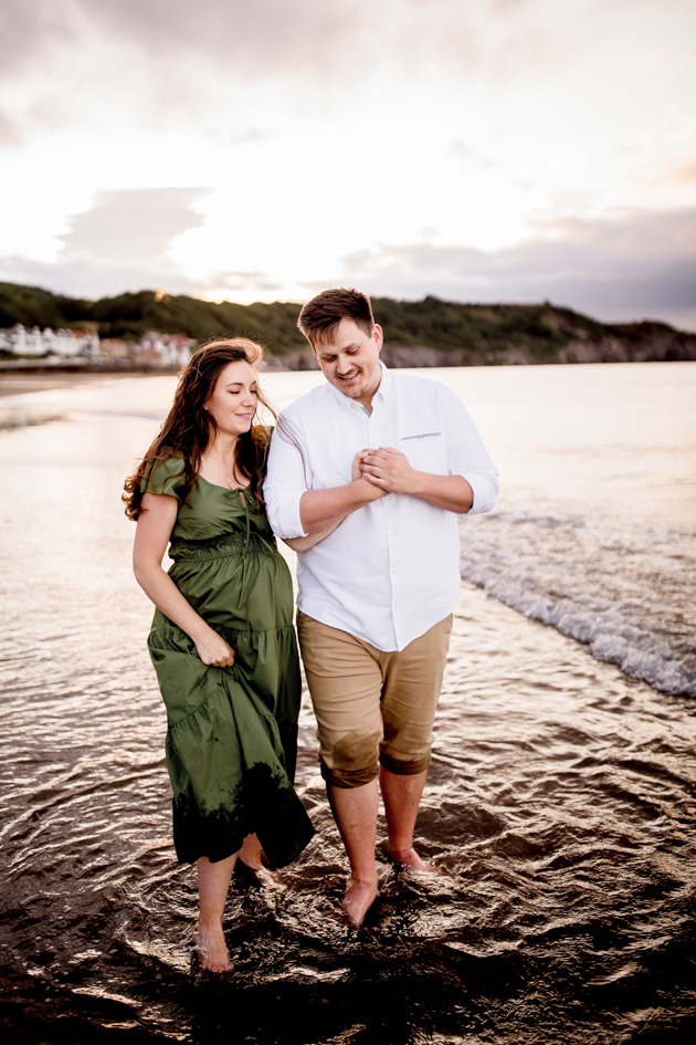 Natural pregnancy photography on the beach in Sandsend Whitby